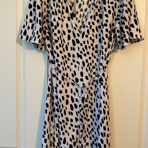 A new day dress - Picture 3 of 5